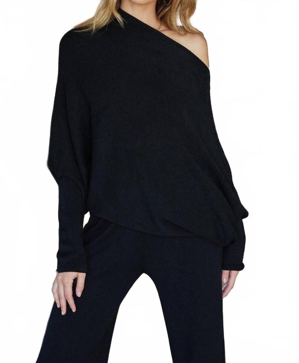 NEW BELLE D'AMOUR the oversized sweater in black